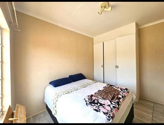 2 BEDROOM TOWNHOUSE FOR SALE IN ERAND GARDENS